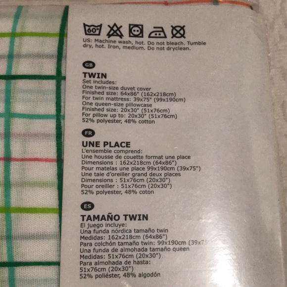 One Twin Size Duvet Cover and One Pillow Case - Picture 3 of 4